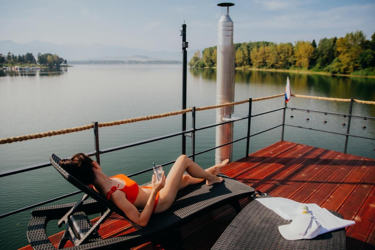 Aquachill Houseboat & Wellness Hotel Liptovsky Trnovec Ngoại thất bức ảnh