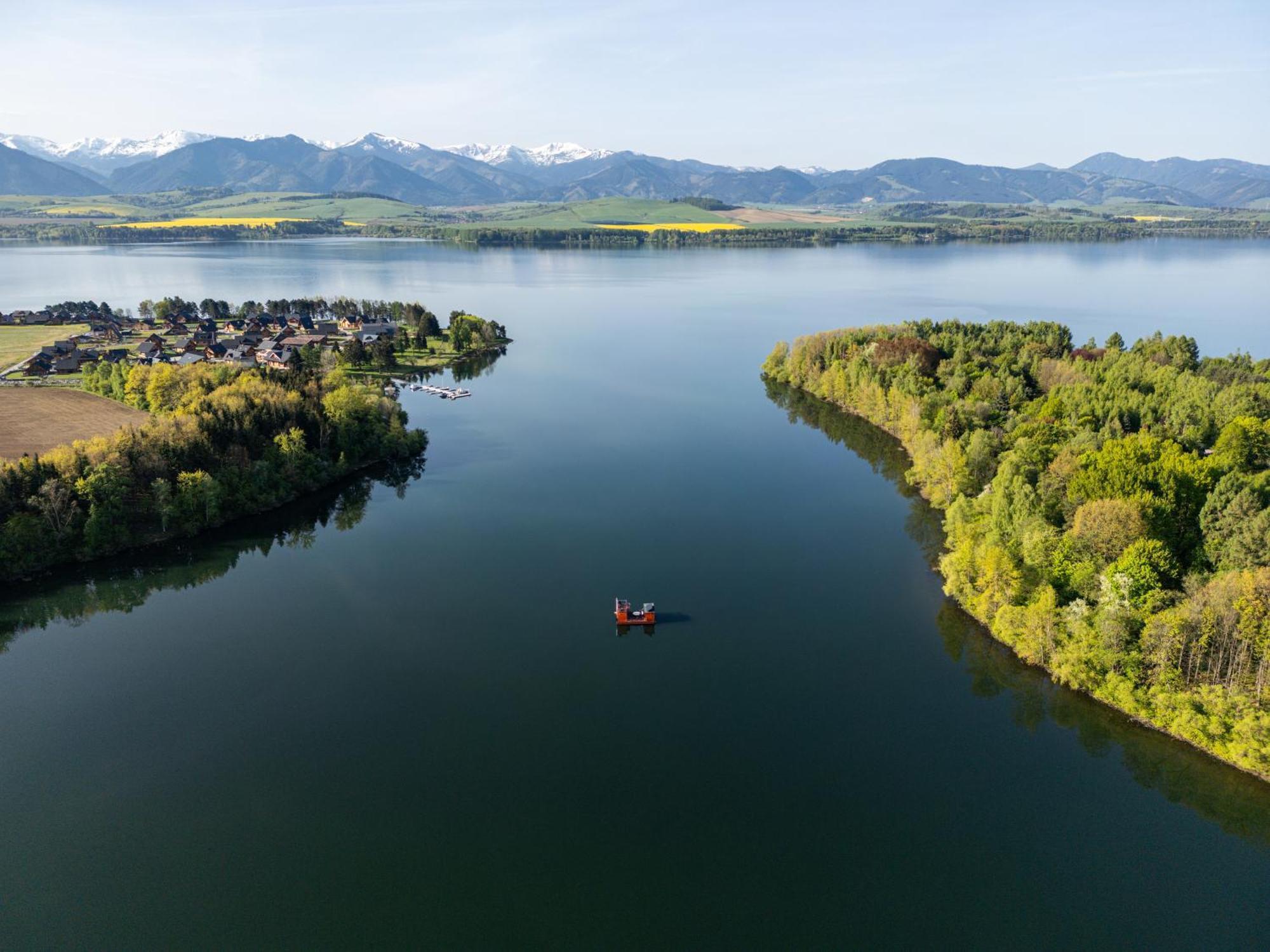 Aquachill Houseboat & Wellness Hotel Liptovsky Trnovec Ngoại thất bức ảnh