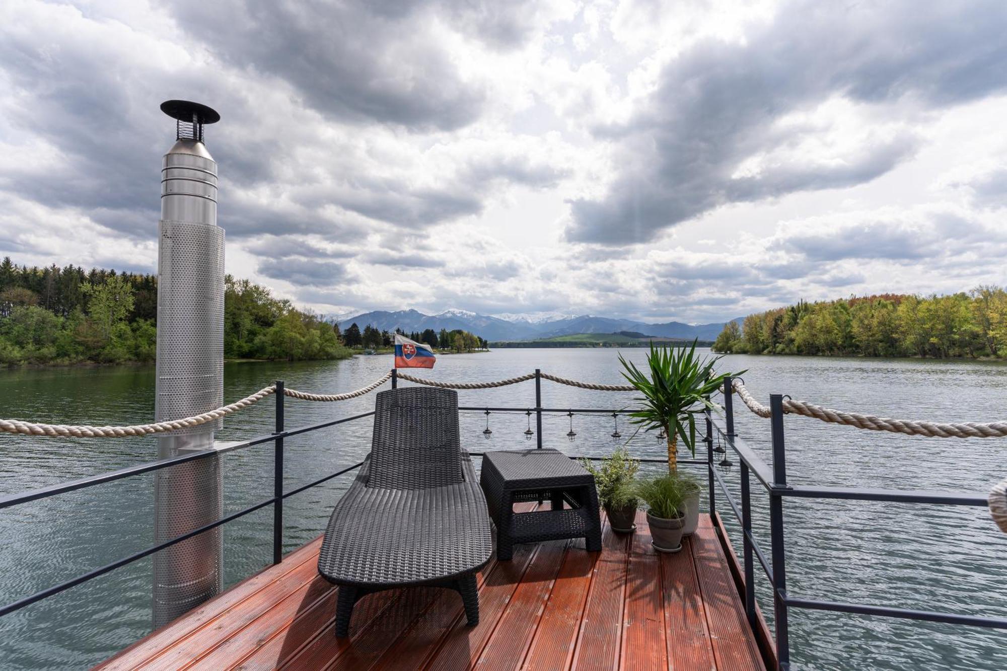 Aquachill Houseboat & Wellness Hotel Liptovsky Trnovec Ngoại thất bức ảnh